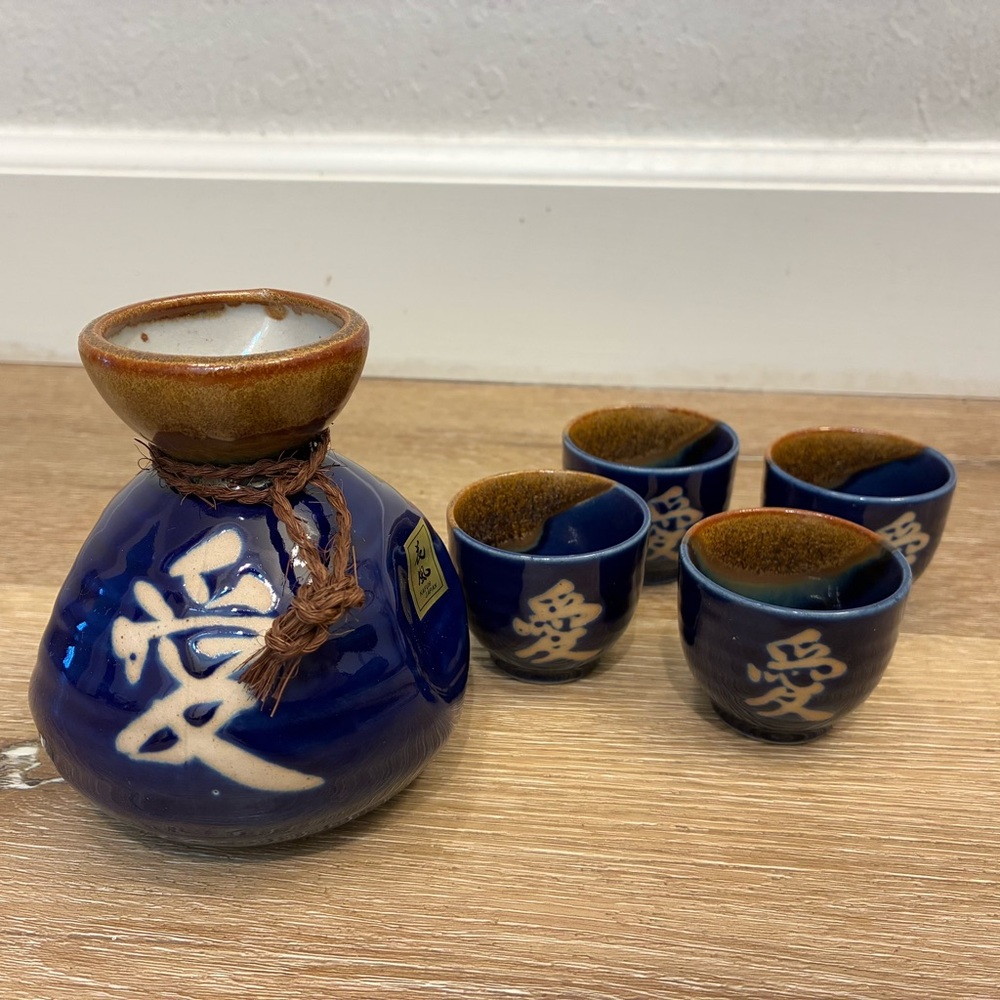 Kafuh Japan 5 Pc Sake Set Blue Ceramic Tokkuri Carafe 4 Cups Kanji